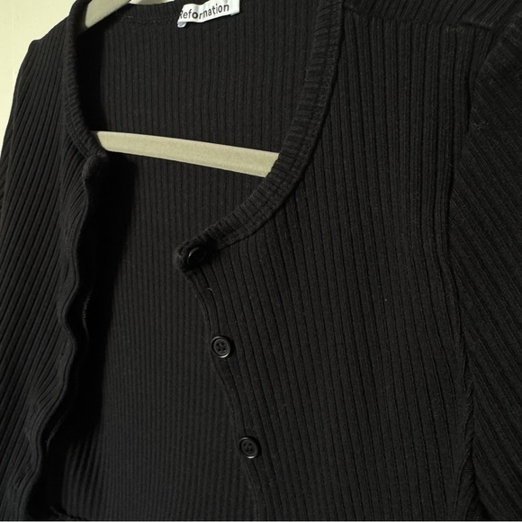 Reformation black ribbed button up crop cardigan - Picture 6 of 7